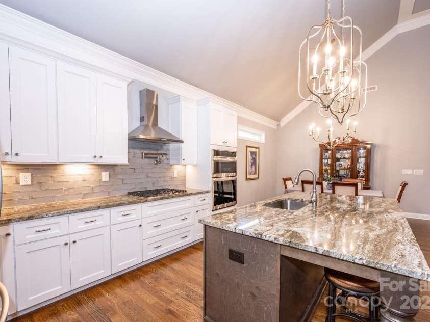 1422 Spring Ridge Lane, Denver, NC 28037.  MLS# CAR4209796, YatesRealty ID 18781. Gourmet kitchen