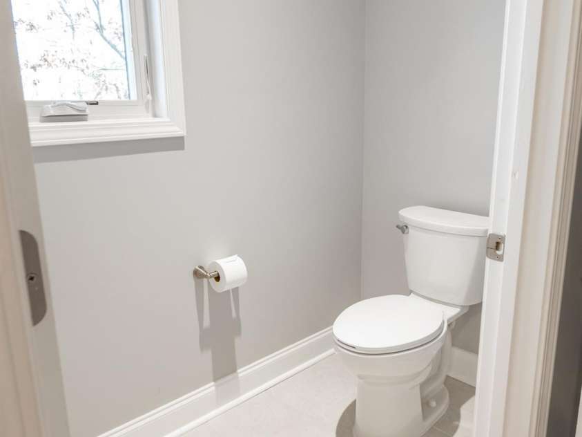 1422 Spring Ridge Lane, Denver, NC 28037.  MLS# CAR4209796, YatesRealty ID 18781. Private commode