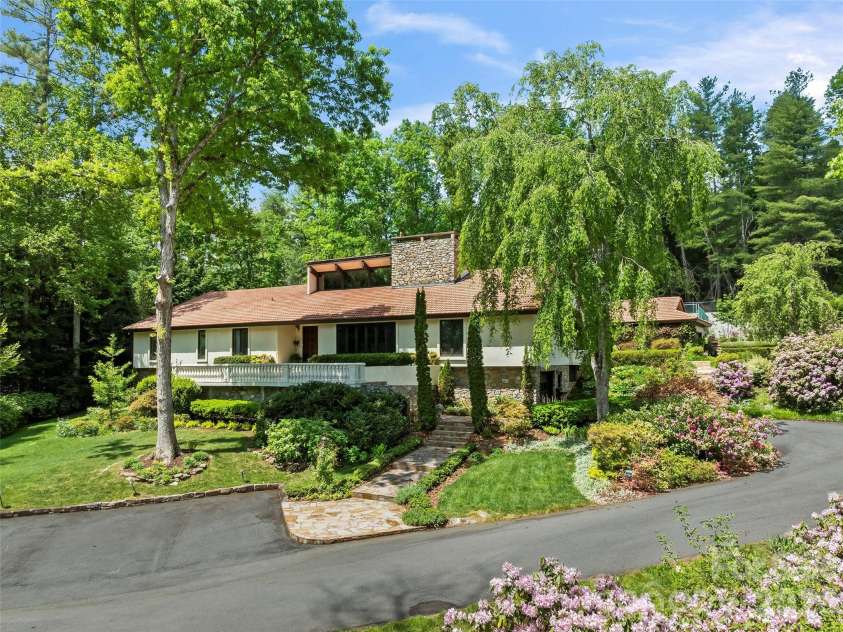 69 Forest Road, Asheville, NC 28803.  MLS# CAR4376506, YatesRealty ID 18781. Exterior 
