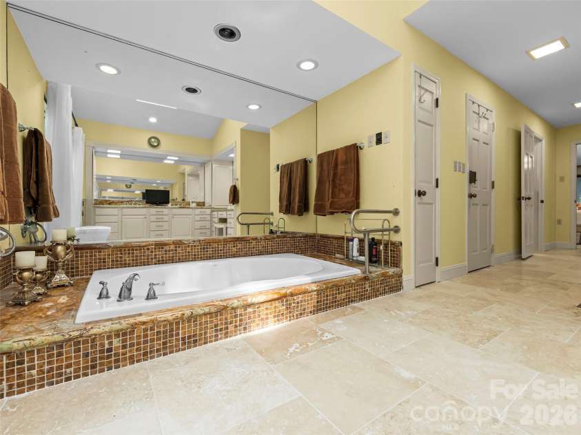 69 Forest Road, Asheville, NC 28803.  MLS# CAR4376506, YatesRealty ID 18781. Primary Bathroom