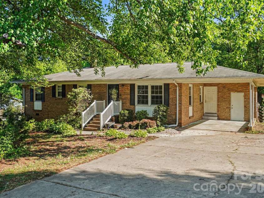 126 Terrace Road, Mooresville, NC 28117.  MLS# CAR4372031, YatesRealty ID 18782. 