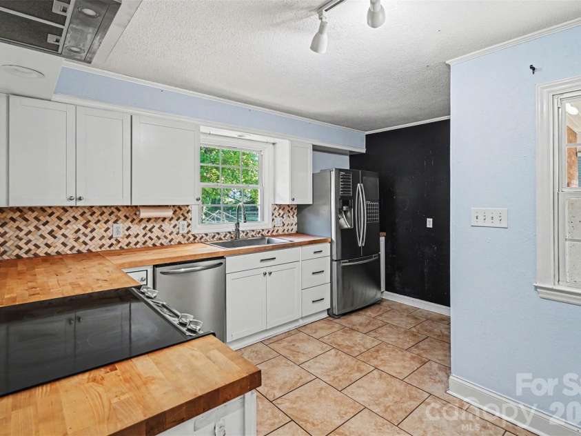 126 Terrace Road, Mooresville, NC 28117.  MLS# CAR4372031, YatesRealty ID 18782. 