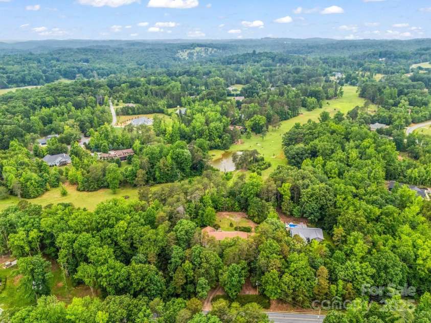 2000 Golf Course Road, Columbus, NC 28722.  MLS# CAR4268144, YatesRealty ID 18782. 