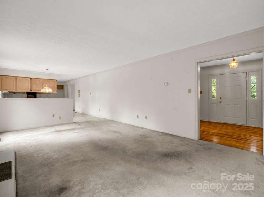 2000 Golf Course Road, Columbus, NC 28722.  MLS# CAR4268144, YatesRealty ID 18782. 