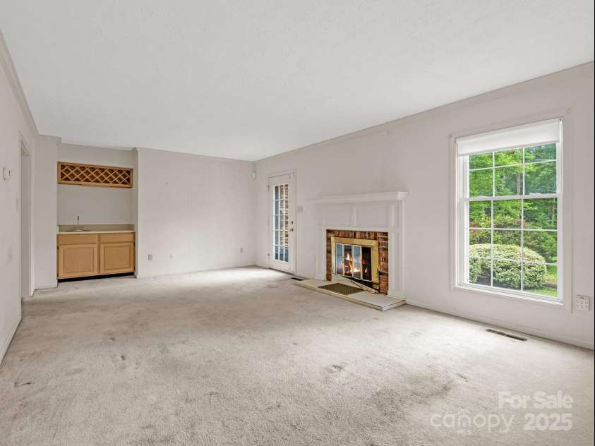 2000 Golf Course Road, Columbus, NC 28722.  MLS# CAR4268144, YatesRealty ID 18782. 