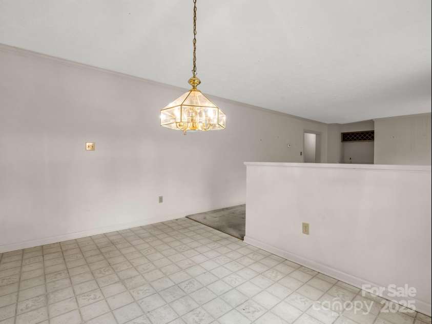 2000 Golf Course Road, Columbus, NC 28722.  MLS# CAR4268144, YatesRealty ID 18782. 