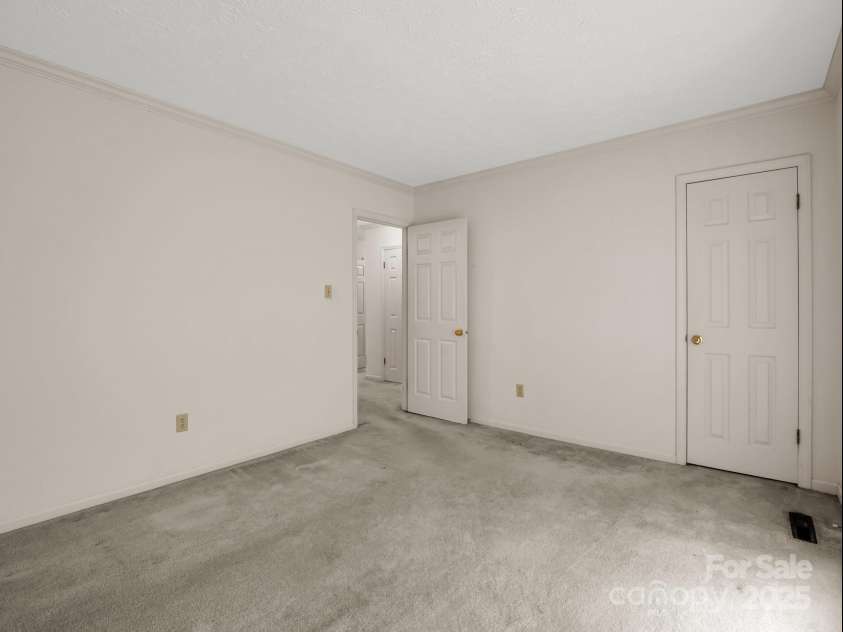 2000 Golf Course Road, Columbus, NC 28722.  MLS# CAR4268144, YatesRealty ID 18782. 