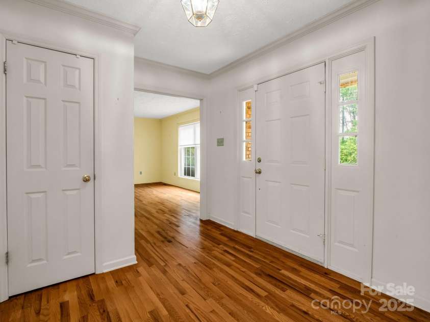 2000 Golf Course Road, Columbus, NC 28722.  MLS# CAR4268144, YatesRealty ID 18782. Entry way.