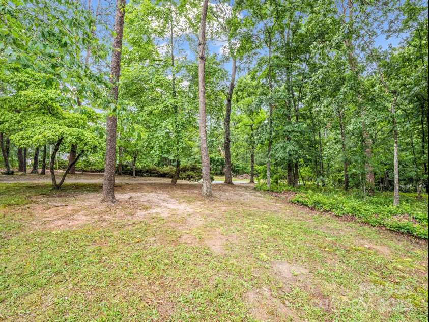 2000 Golf Course Road, Columbus, NC 28722.  MLS# CAR4268144, YatesRealty ID 18782. Front yard.