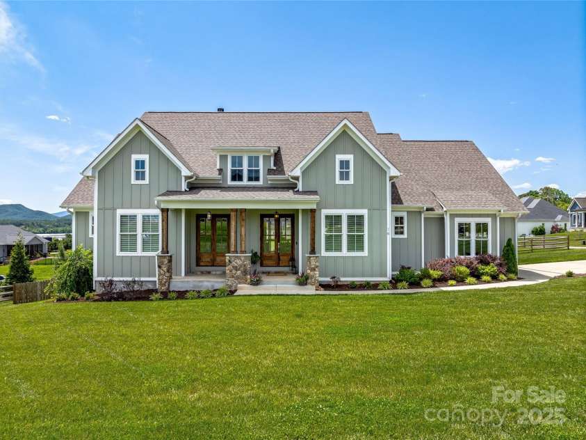 16 Pisgah Ridge Trail, Mills River, NC 28759.  MLS# CAR4257871, YatesRealty ID 18784. 