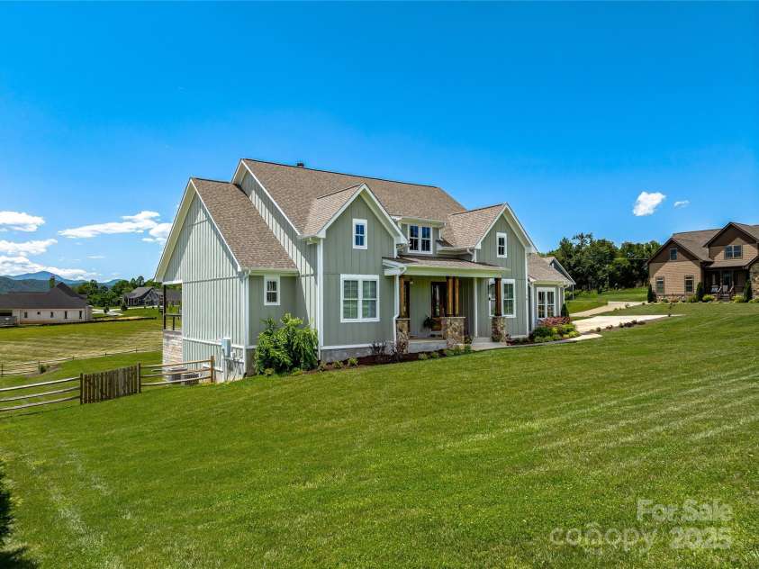 16 Pisgah Ridge Trail, Mills River, NC 28759.  MLS# CAR4257871, YatesRealty ID 18784. 