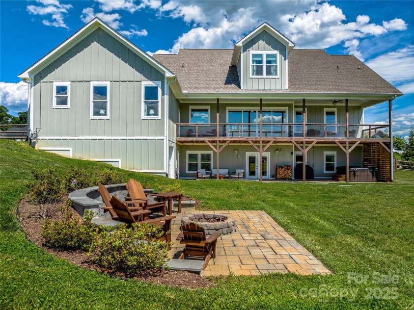 16 Pisgah Ridge Trail, Mills River, NC 28759.  MLS# CAR4257871, YatesRealty ID 18784. Ideal Outdoor Entertainment Space