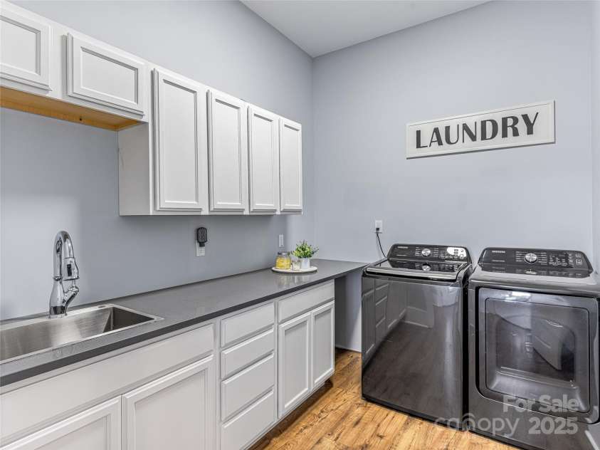 16 Pisgah Ridge Trail, Mills River, NC 28759.  MLS# CAR4257871, YatesRealty ID 18784. Laundry Room