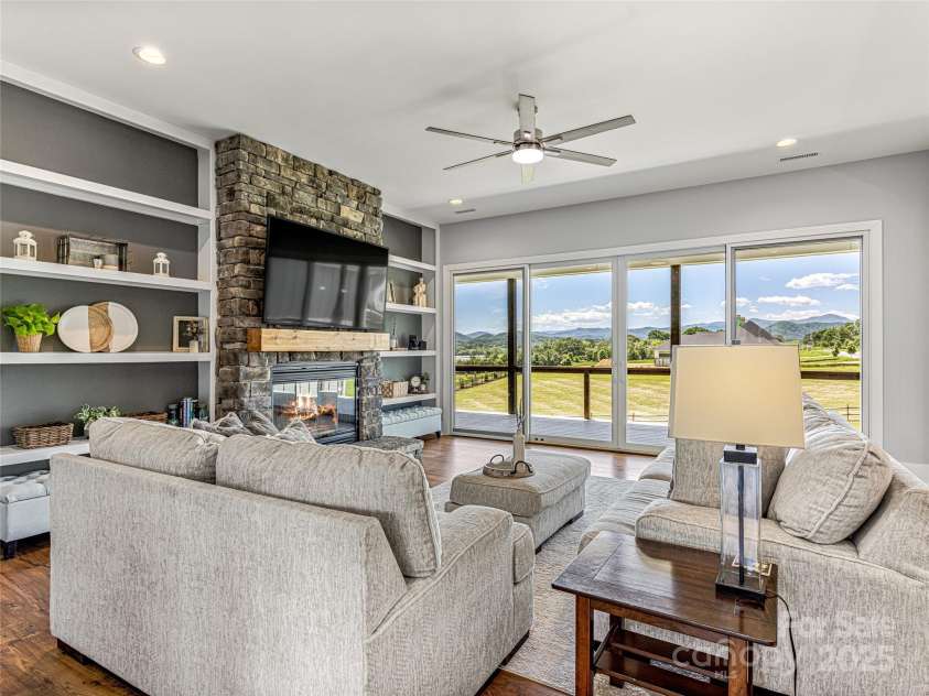 16 Pisgah Ridge Trail, Mills River, NC 28759.  MLS# CAR4257871, YatesRealty ID 18784. Main Level Living Room