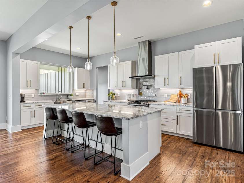 16 Pisgah Ridge Trail, Mills River, NC 28759.  MLS# CAR4257871, YatesRealty ID 18784. Modern Kitchen