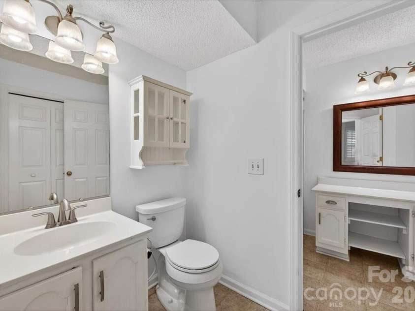 6000 Gray Gate Lane, Charlotte, NC 28210.  MLS# CAR4356290, YatesRealty ID 18784. 
