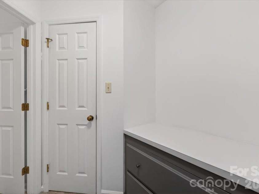 6000 Gray Gate Lane, Charlotte, NC 28210.  MLS# CAR4356290, YatesRealty ID 18784. 