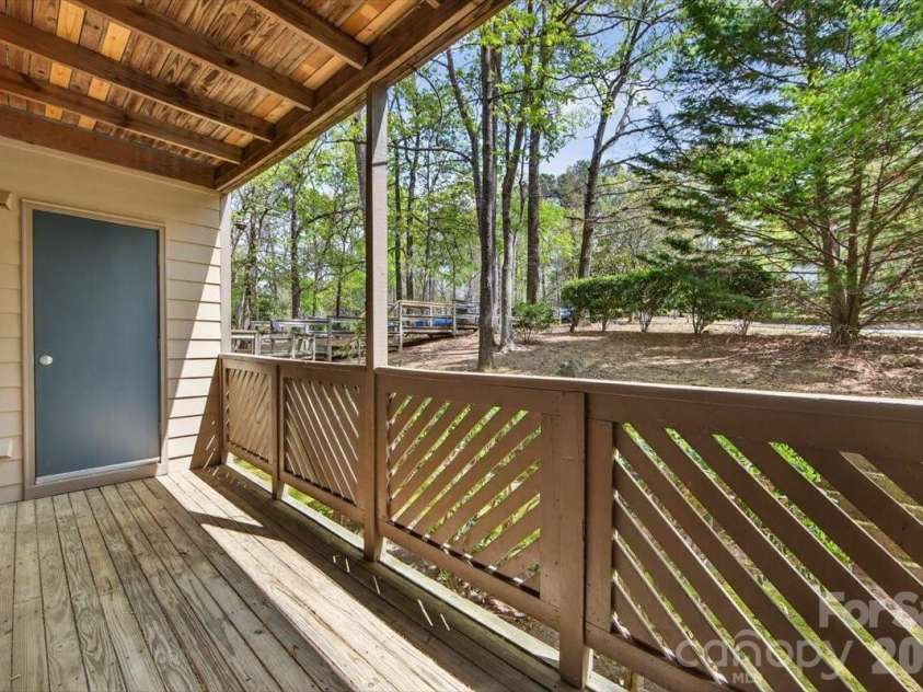 6000 Gray Gate Lane, Charlotte, NC 28210.  MLS# CAR4356290, YatesRealty ID 18784. 