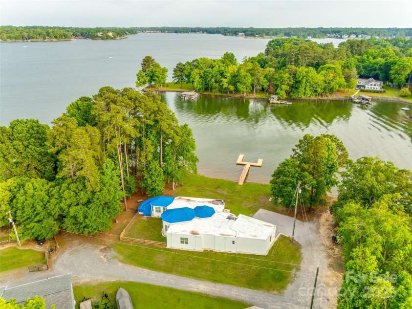 3911 Sandy Point Drive, York, SC 29745.  MLS# CAR4258405, YatesRealty ID 18785. 