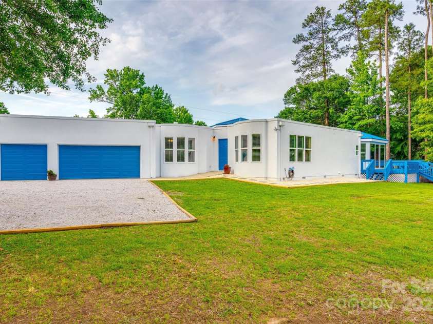 3911 Sandy Point Drive, York, SC 29745.  MLS# CAR4258405, YatesRealty ID 18785. 
