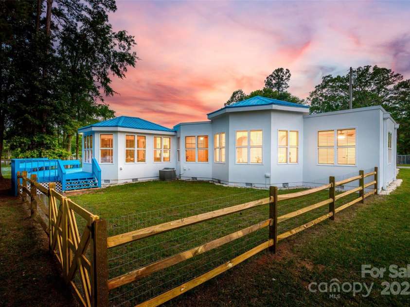 3911 Sandy Point Drive, York, SC 29745.  MLS# CAR4258405, YatesRealty ID 18785. 