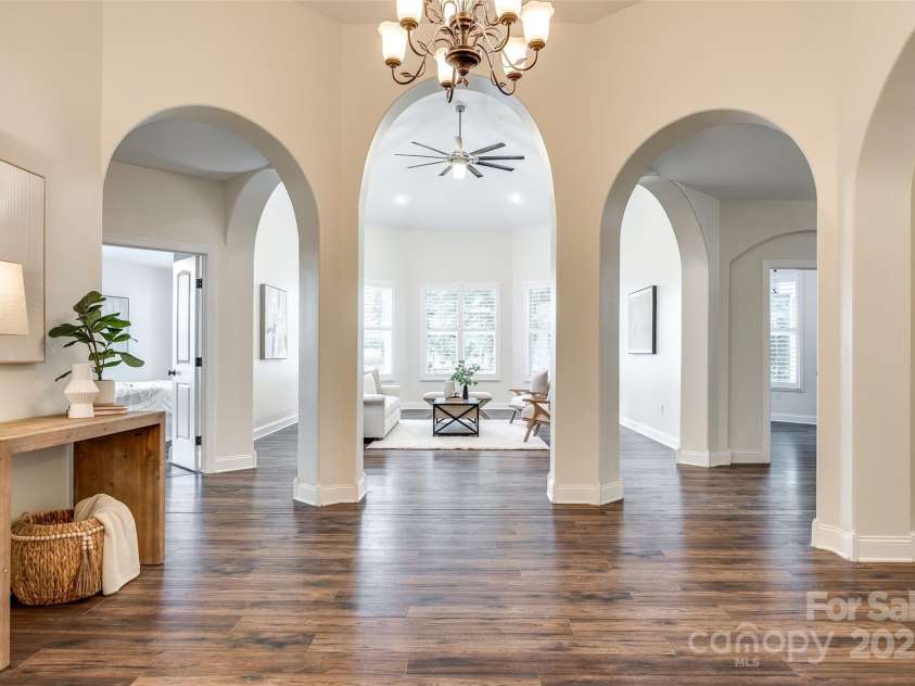 3911 Sandy Point Drive, York, SC 29745.  MLS# CAR4258405, YatesRealty ID 18785. Stunning entryway