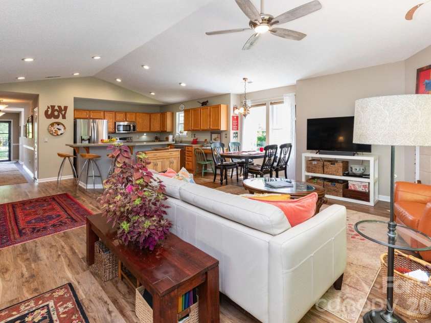 59 Sunview Circle, Arden, NC 28704.  MLS# CAR4375427, YatesRealty ID 18785. 