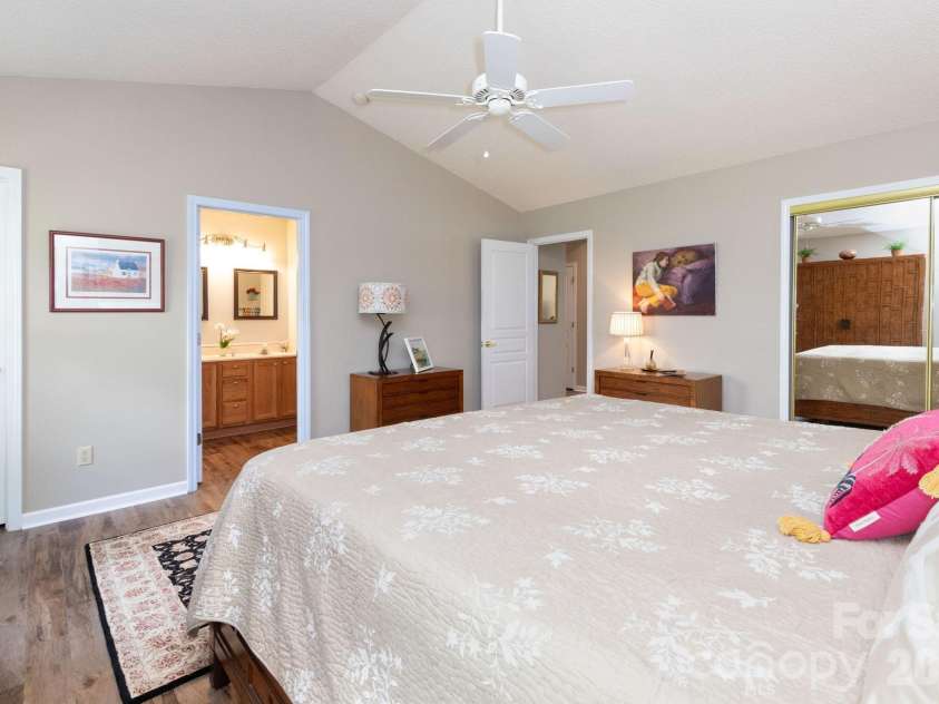 59 Sunview Circle, Arden, NC 28704.  MLS# CAR4375427, YatesRealty ID 18785. 