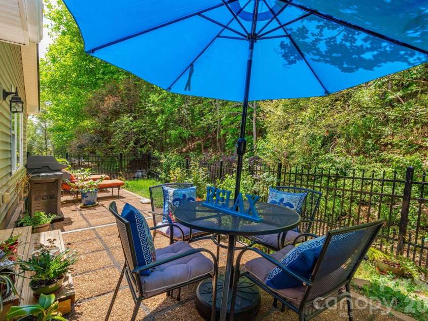 59 Sunview Circle, Arden, NC 28704.  MLS# CAR4375427, YatesRealty ID 18785. 