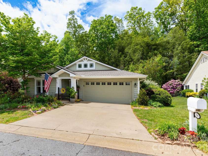 59 Sunview Circle, Arden, NC 28704.  MLS# CAR4375427, YatesRealty ID 18785. 