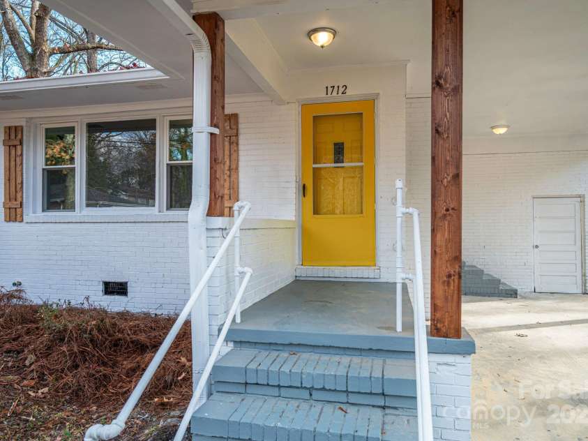 1712 Findlay Street, Gastonia, NC 28052.  MLS# CAR4326020, YatesRealty ID 18786. 