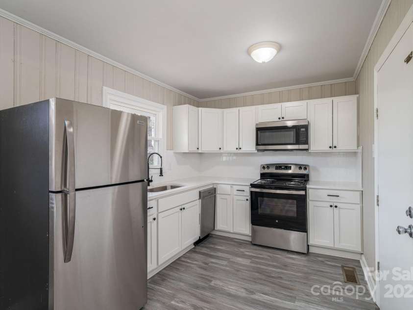 1712 Findlay Street, Gastonia, NC 28052.  MLS# CAR4326020, YatesRealty ID 18786. 