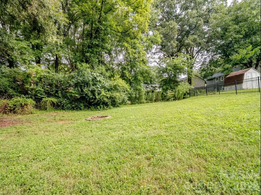 1806 Kingsley Drive, Albemarle, NC 28001.  MLS# CAR4345612, YatesRealty ID 18787. 