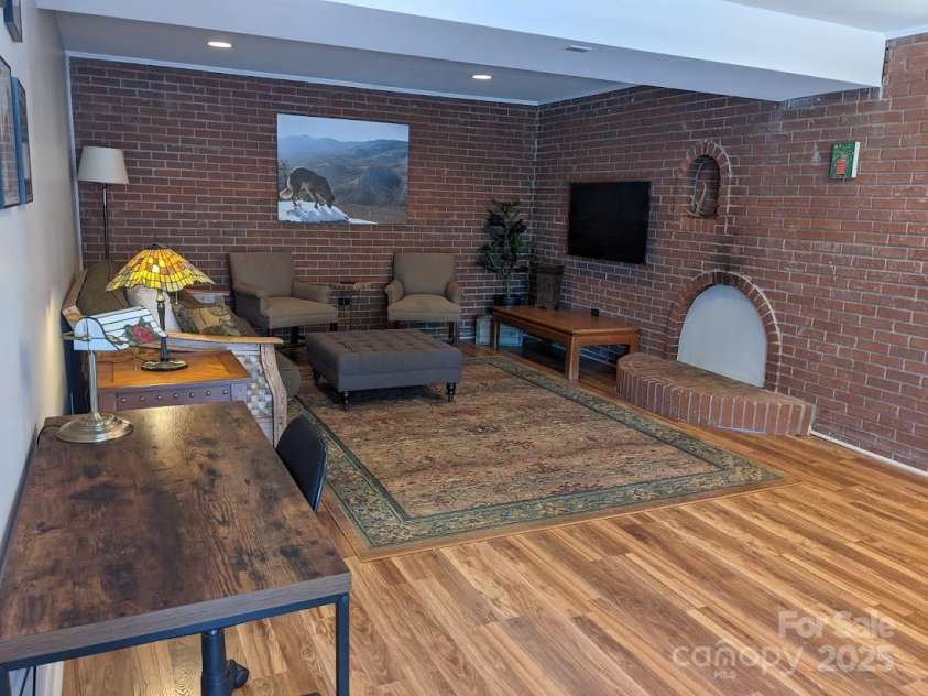 321 Donnybrook Drive, Asheville, NC 28806.  MLS# CAR4265443, YatesRealty ID 18787. 