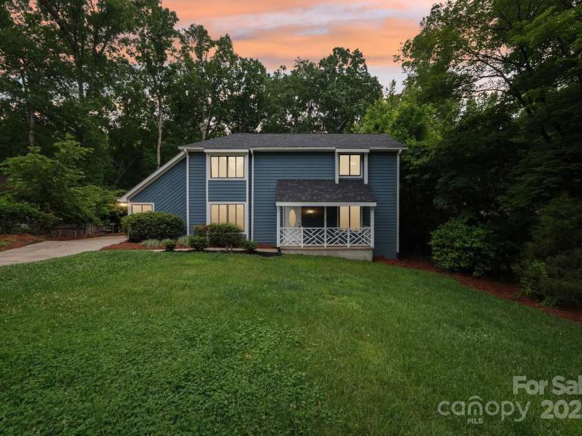 8338 Rittenhouse Circle, Charlotte, NC 28270.  MLS# CAR4264400, YatesRealty ID 18788. 