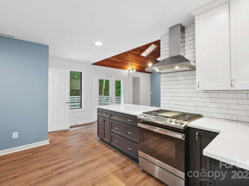 8338 Rittenhouse Circle, Charlotte, NC 28270.  MLS# CAR4264400, YatesRealty ID 18788. 