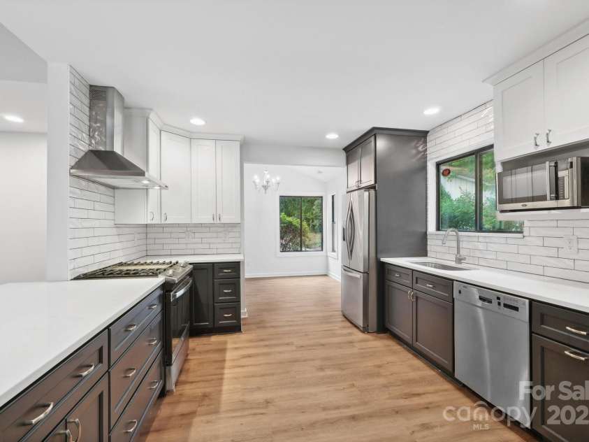 8338 Rittenhouse Circle, Charlotte, NC 28270.  MLS# CAR4264400, YatesRealty ID 18788. 