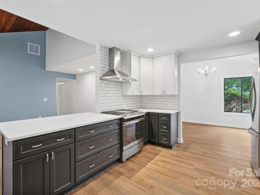 8338 Rittenhouse Circle, Charlotte, NC 28270.  MLS# CAR4264400, YatesRealty ID 18788. 