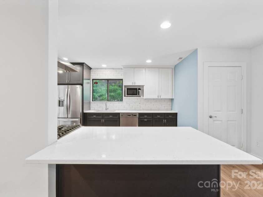 8338 Rittenhouse Circle, Charlotte, NC 28270.  MLS# CAR4264400, YatesRealty ID 18788. 