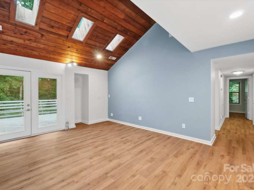 8338 Rittenhouse Circle, Charlotte, NC 28270.  MLS# CAR4264400, YatesRealty ID 18788. 