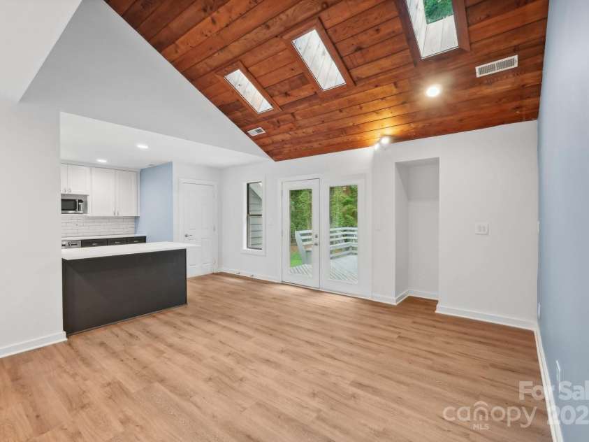 8338 Rittenhouse Circle, Charlotte, NC 28270.  MLS# CAR4264400, YatesRealty ID 18788. 