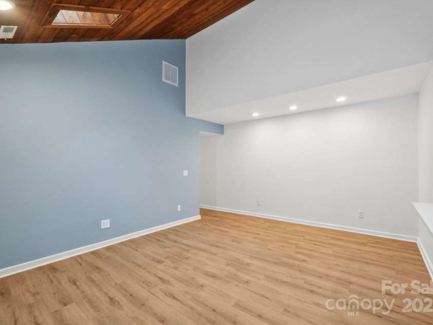 8338 Rittenhouse Circle, Charlotte, NC 28270.  MLS# CAR4264400, YatesRealty ID 18788. 