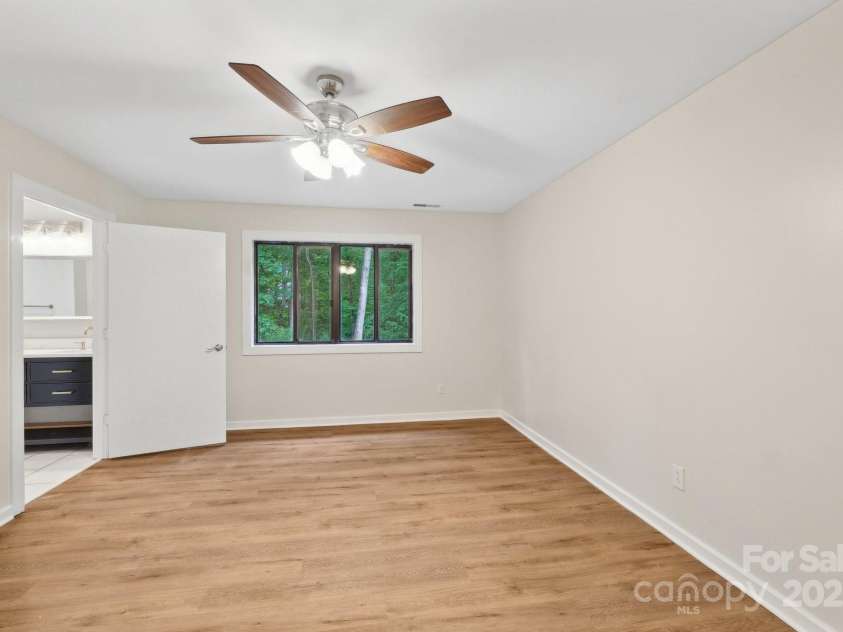 8338 Rittenhouse Circle, Charlotte, NC 28270.  MLS# CAR4264400, YatesRealty ID 18788. 