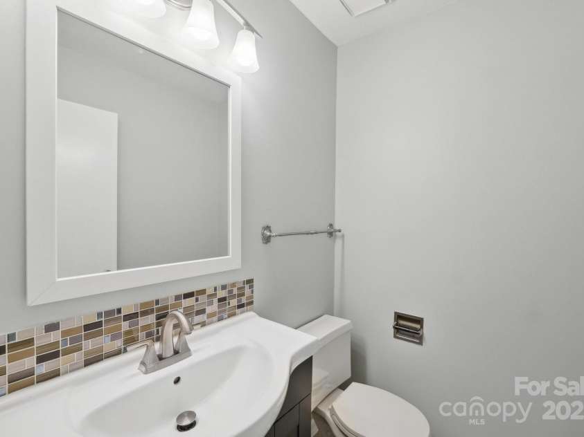 8338 Rittenhouse Circle, Charlotte, NC 28270.  MLS# CAR4264400, YatesRealty ID 18788. 