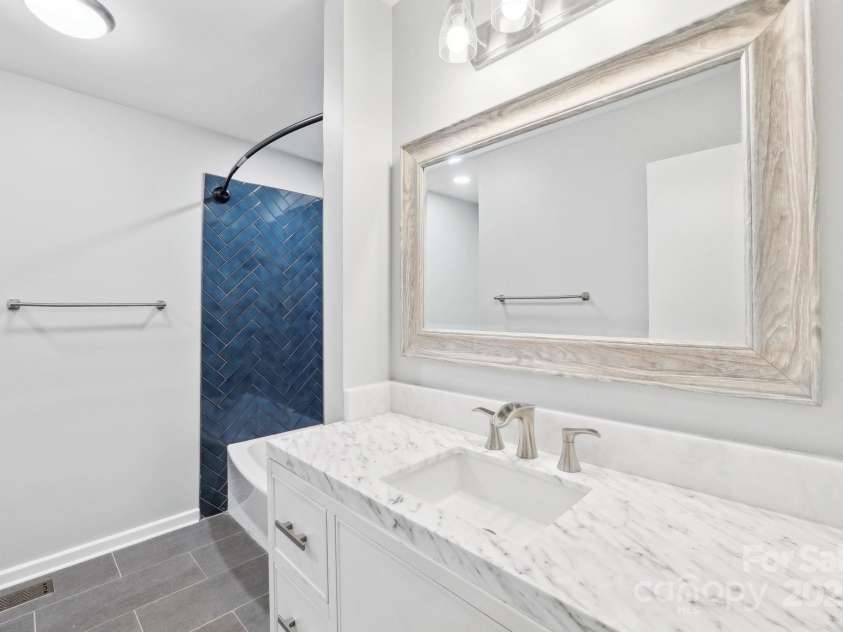 8338 Rittenhouse Circle, Charlotte, NC 28270.  MLS# CAR4264400, YatesRealty ID 18788. 
