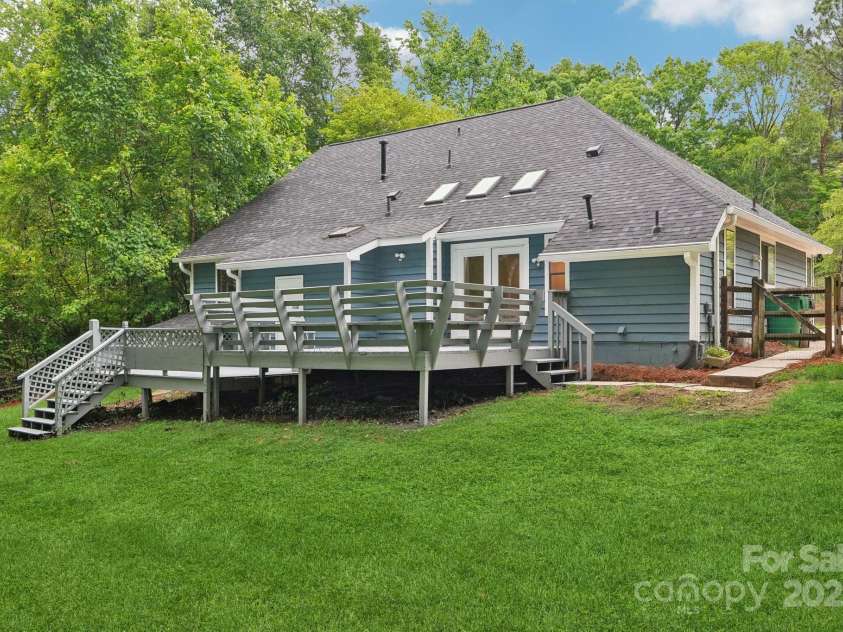 8338 Rittenhouse Circle, Charlotte, NC 28270.  MLS# CAR4264400, YatesRealty ID 18788. 