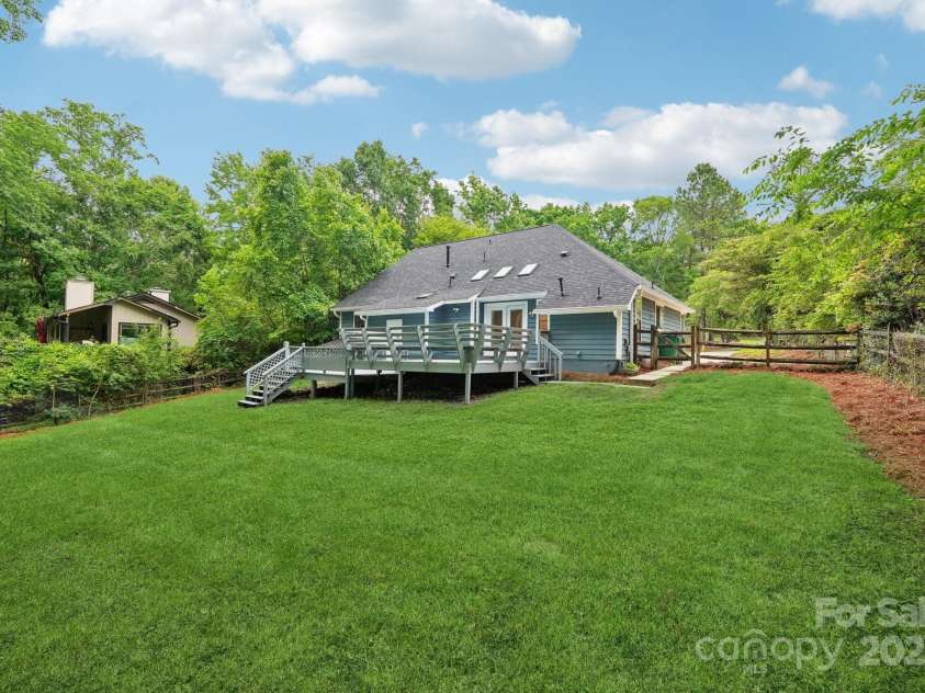 8338 Rittenhouse Circle, Charlotte, NC 28270.  MLS# CAR4264400, YatesRealty ID 18788. 