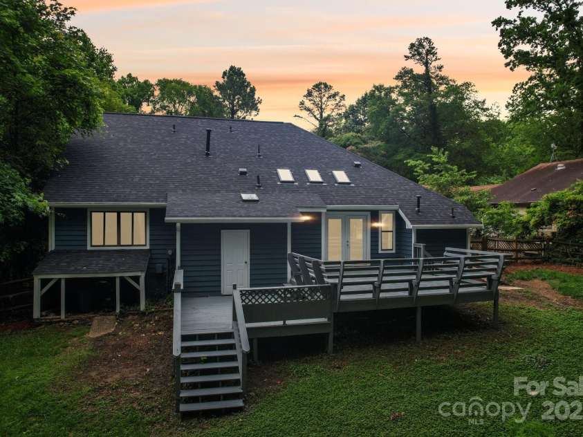8338 Rittenhouse Circle, Charlotte, NC 28270.  MLS# CAR4264400, YatesRealty ID 18788. 