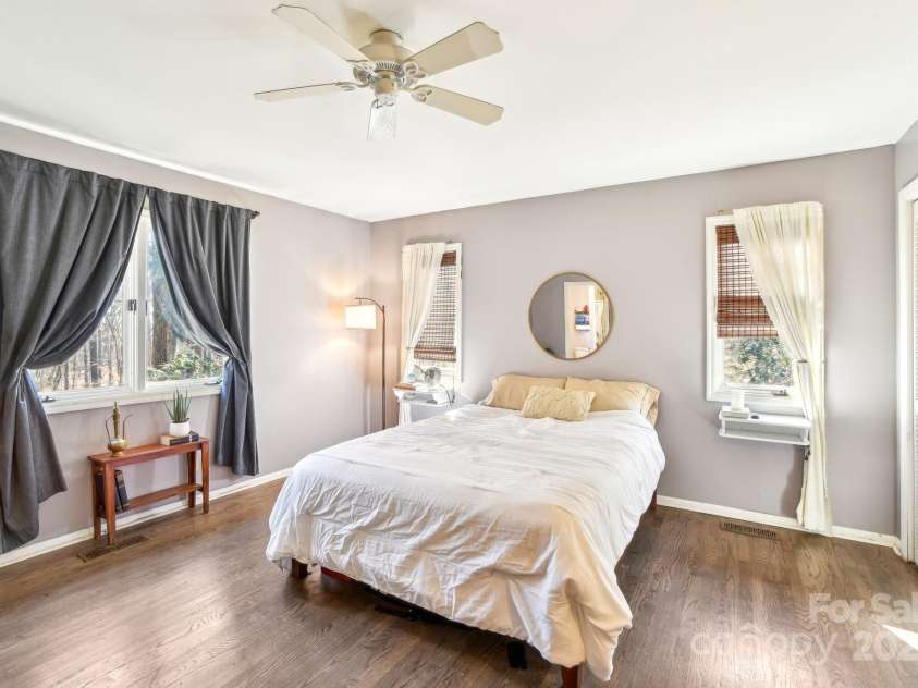 160 Lakota Lane, Tryon, NC 28782.  MLS# CAR4228822, YatesRealty ID 18789. Primary suite