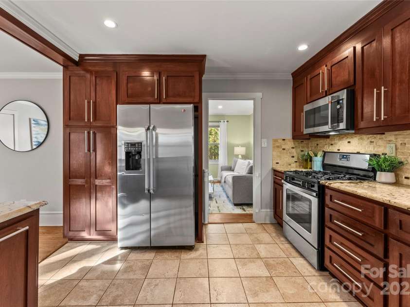 831 Spruce Street, Charlotte, NC 28203.  MLS# CAR4220970, YatesRealty ID 1879. 